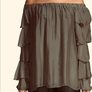 Off the shoulder ruffle top NWT
